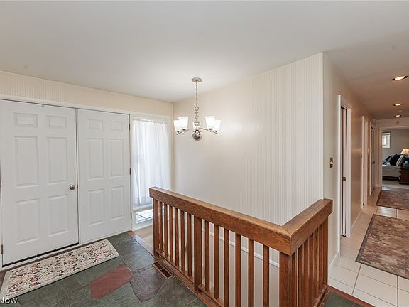 4th image of 1066 Burkwood Rd