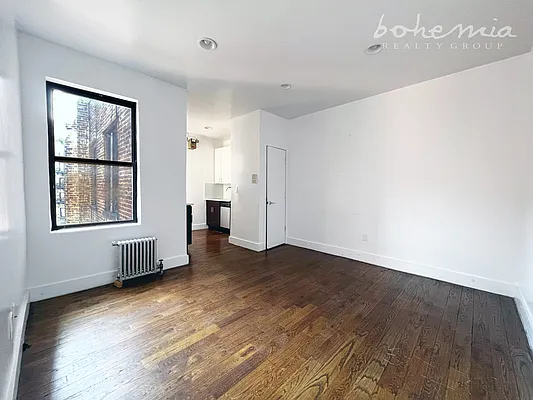 Rented by Bohemia Realty Group | media 6