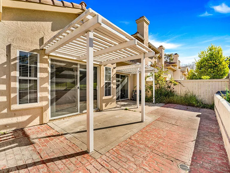 2394A Greenbriar Dr — Photo 30