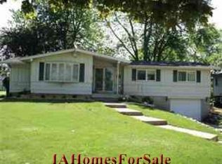 318 East St, Grinnell, IA 50112