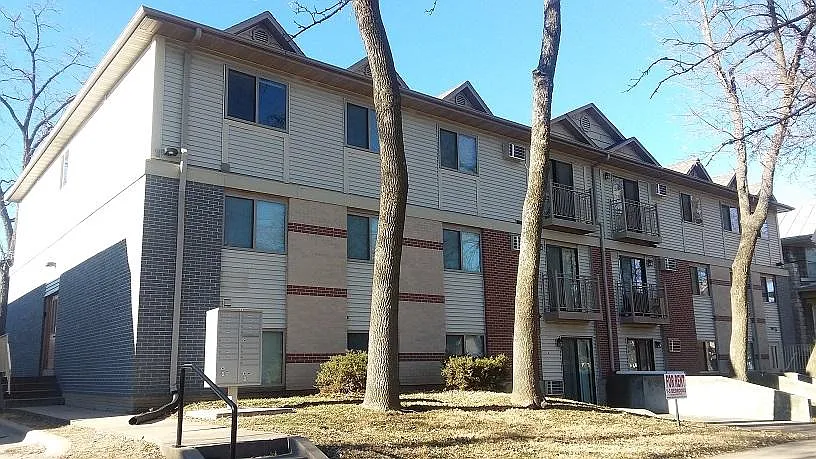 3 bed, $1,646 — Photo 1