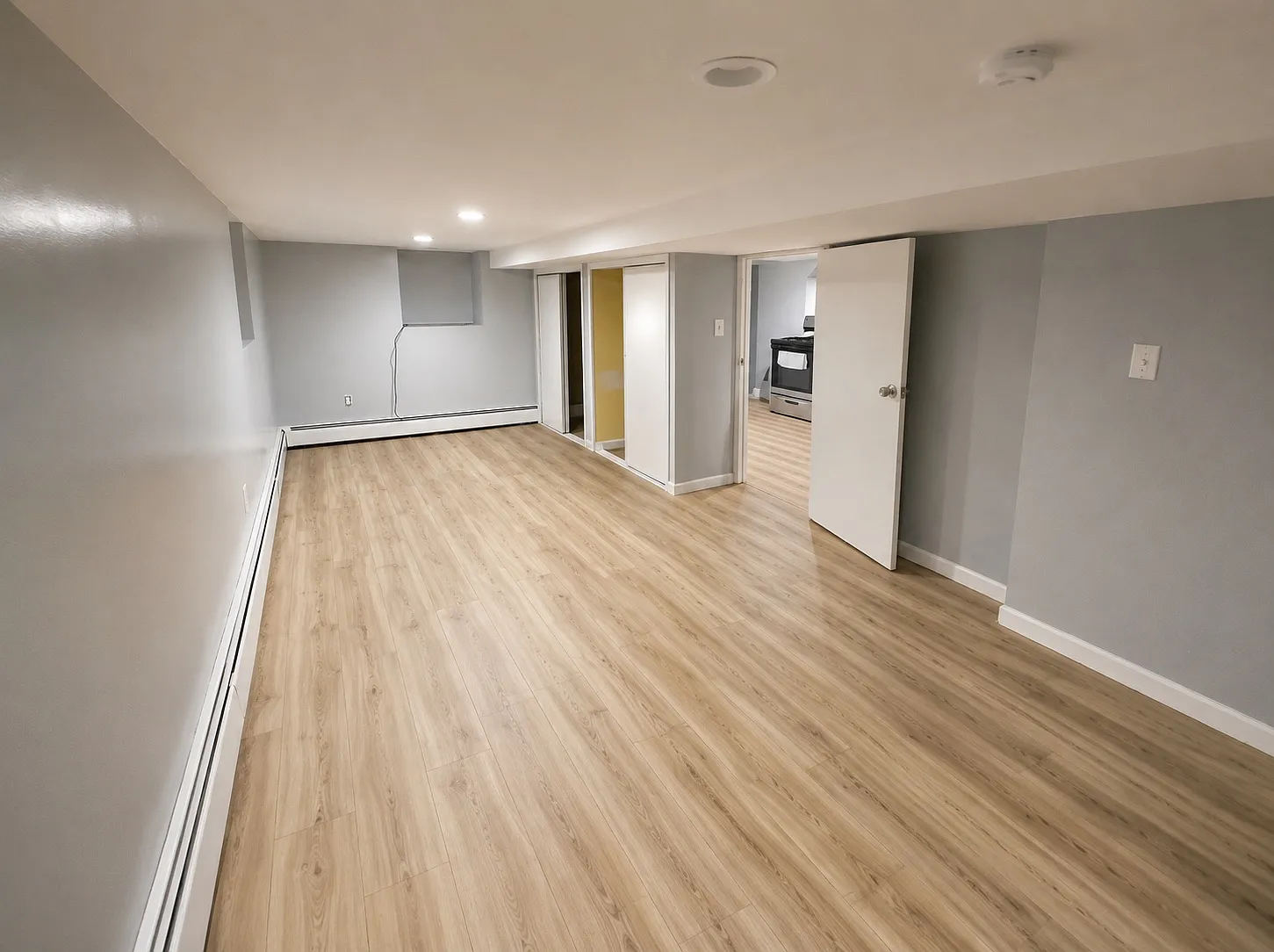 2 bed, 1000 sqft, $1,850 — Photo 2