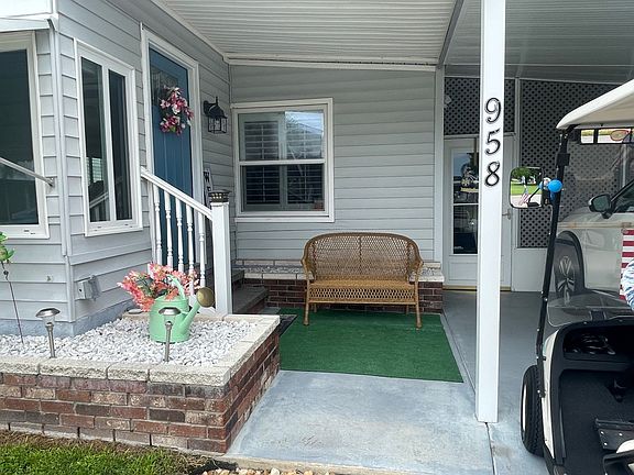 4th image of 958 Avanti Way