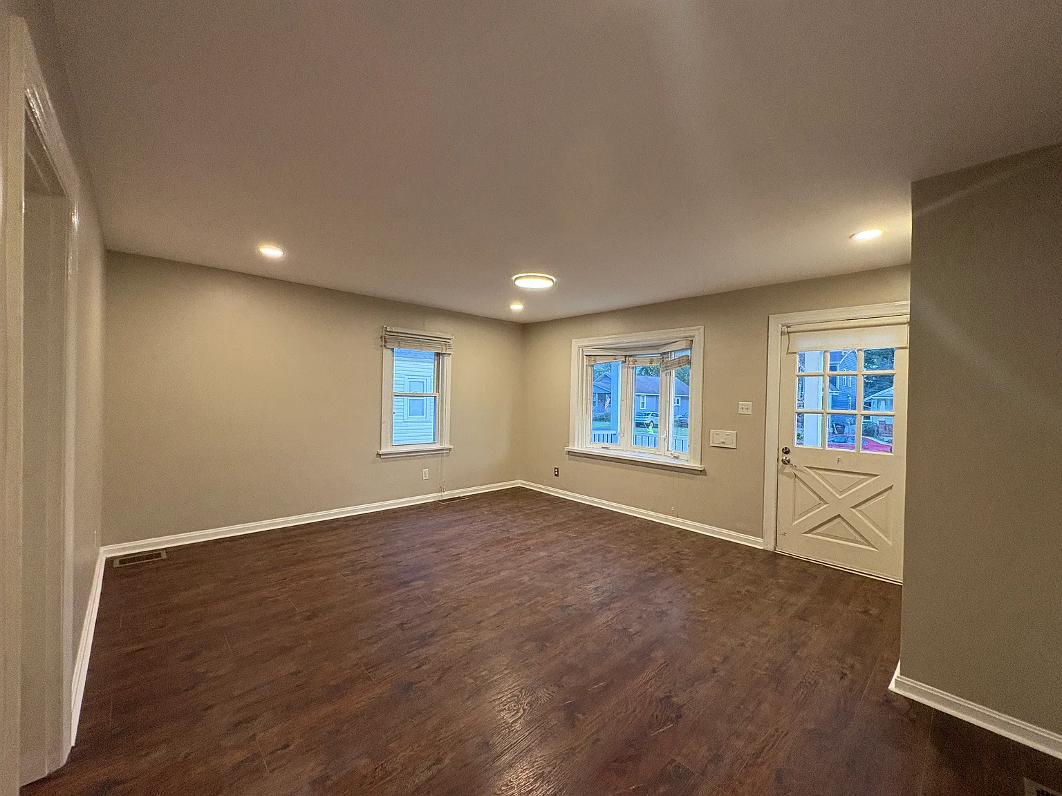 4828 Laurel Ave — Photo 3