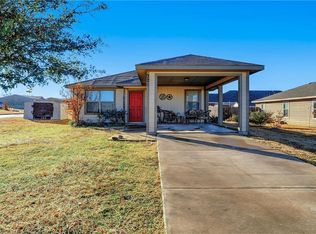 321 Candlewood Cir, Gainesville, TX 76240
