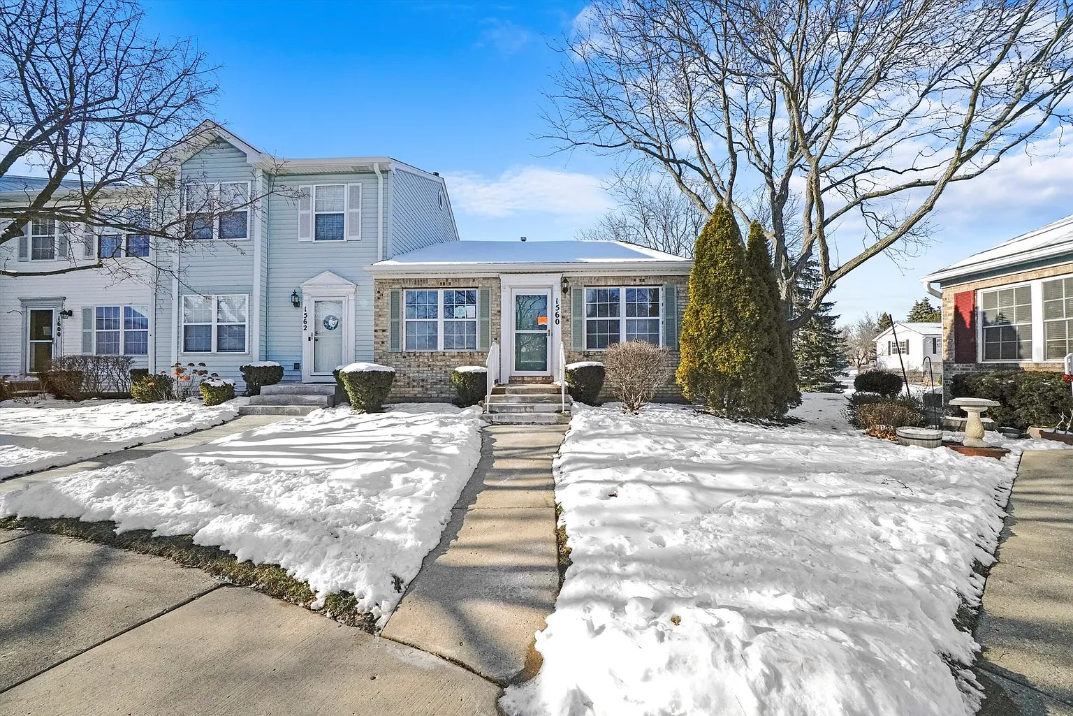 1560 Salem Ct photo 1