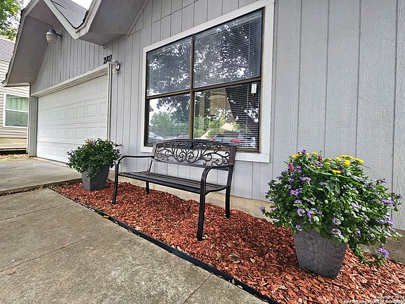 5th image of 2811 Bluff Fld
