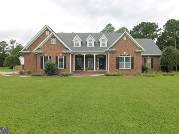 62 Wildwood Ave, Hawkinsville, GA 31036