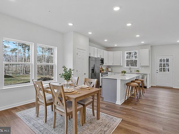 3rd image of 103 Worcester Rd