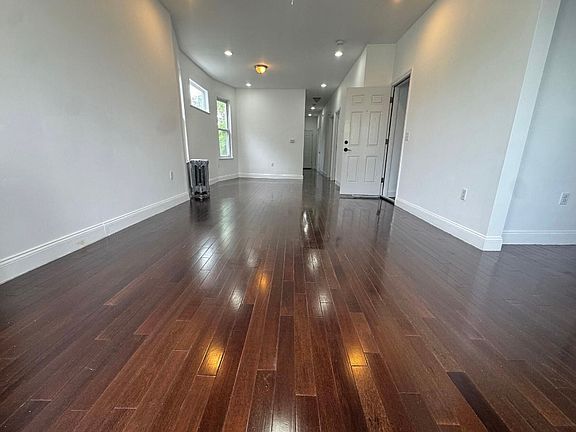 3rd image of 540 Morris St #2