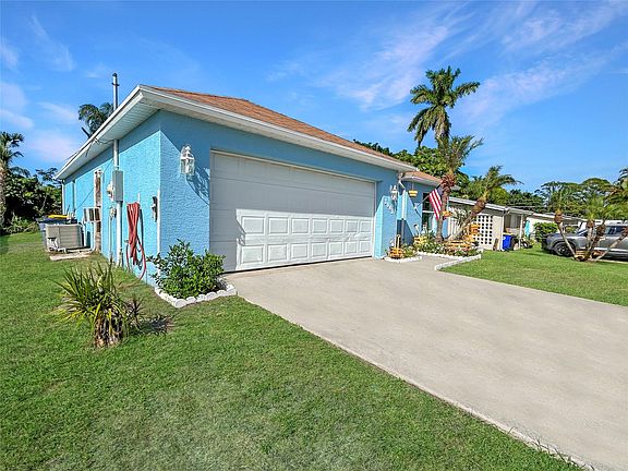 3rd image of 3043 SE Banyan Street