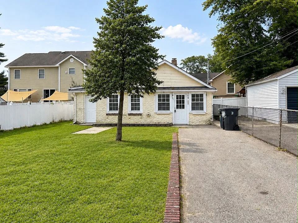 709 Ship Ave
