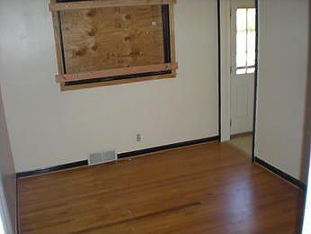 2nd image of 11827 Nathaline Ave