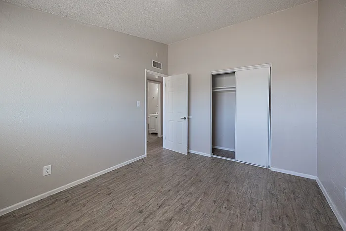2139 W Devonshire Ave #4 — Photo 13