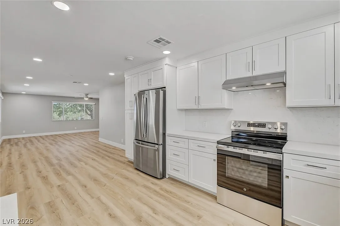 3 bed, 3.0 bath, 1526 sqft, $2,750 — Photo 3