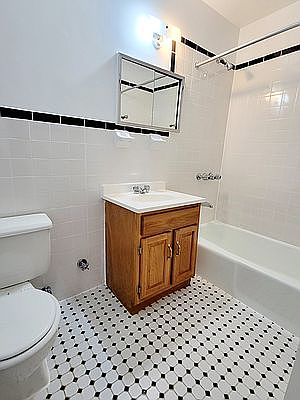 3rd image of 309 W 85th St APT 41
