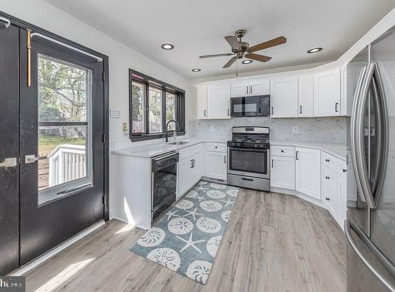 4th image of 745 Dartmouth Dr