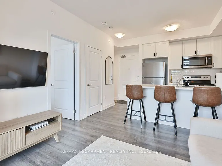 470 Dundas St E #314 — Photo 11