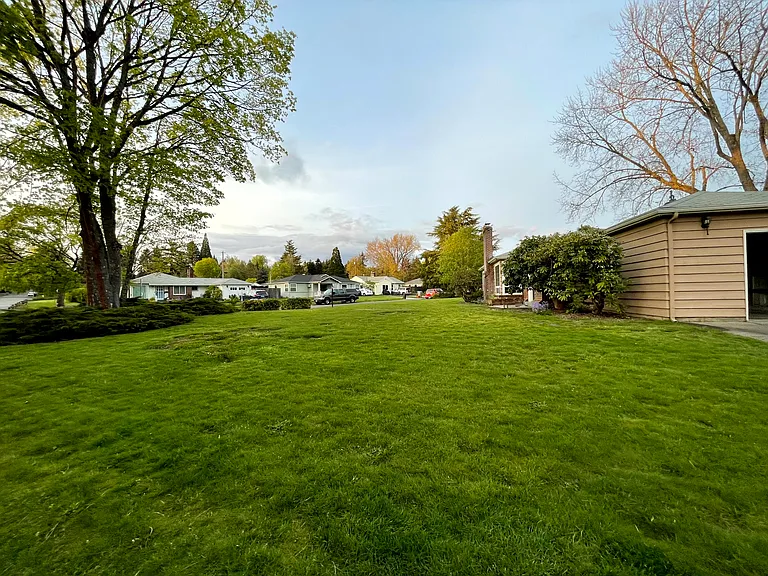 12080 SW Fairfield St — Photo 18