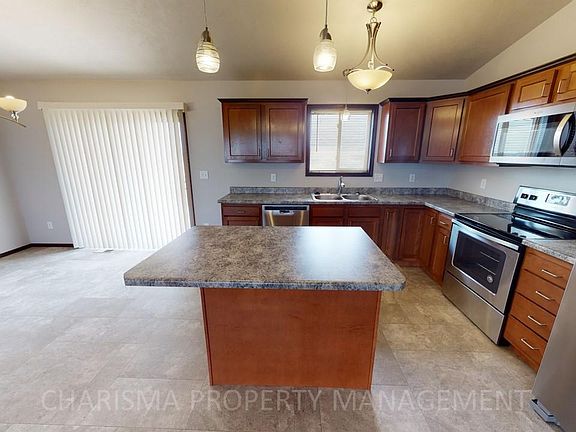 4th image of 320 Vernon Dr #2
