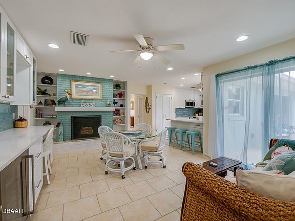 4th image of 330 Fordham Dr