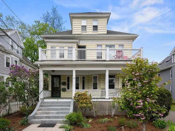 17 Commonwealth Rd #1, Watertown, MA 02472