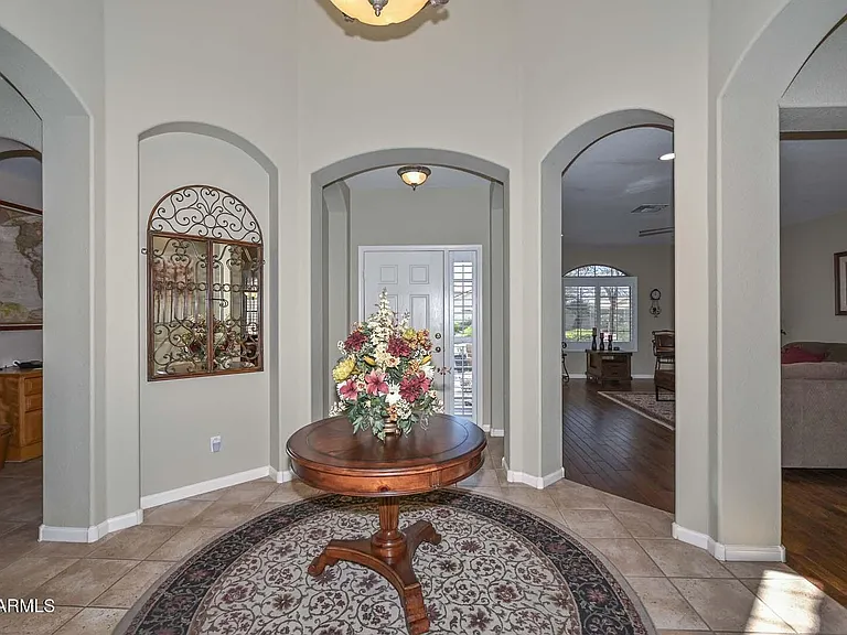 3171 N Palmer Dr — Photo 5