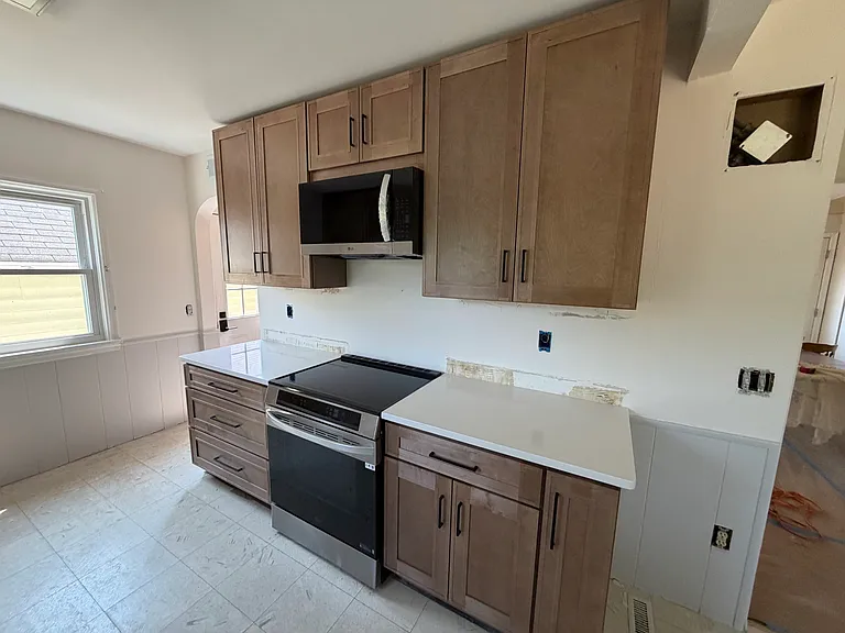 4904 53rd St E — Photo 4