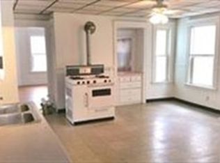 142 Fremont St APT 2, Worcester, MA 01603