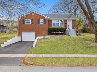 1740 Traveller Rd, Lexington, KY 40504