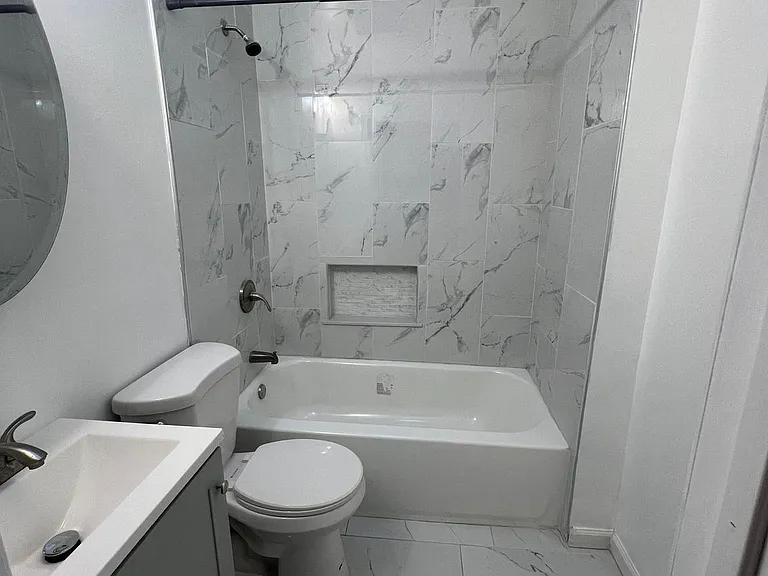 254 W Sheldon St — Photo 20