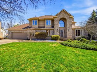 471 Medway Rd, Highland Heights, OH 44143