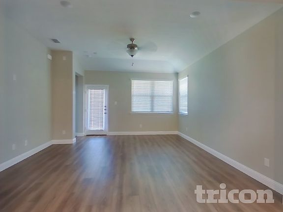 3rd image of 628 Coleman St