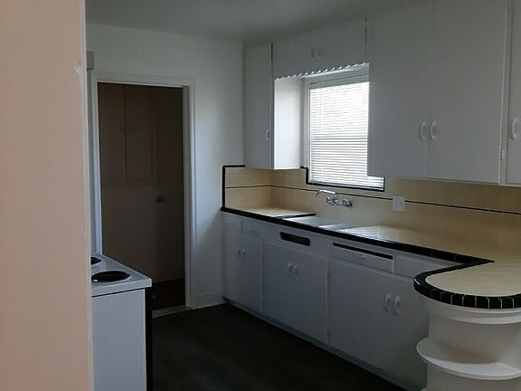 4th image of 209 Eureka Ave