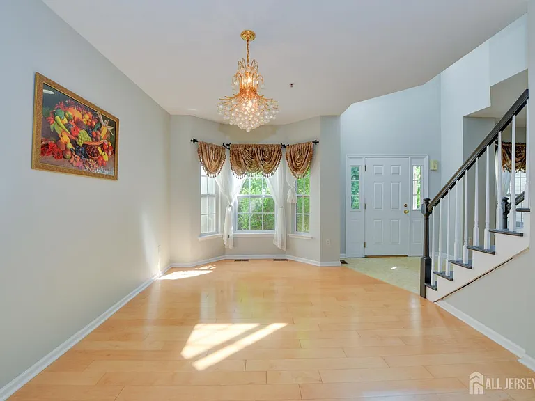 34 Forest Dr — Photo 9