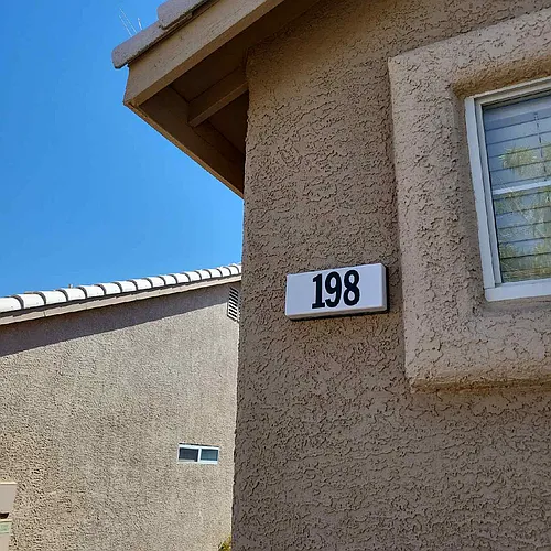 198 Crown Imperial St Photo 1