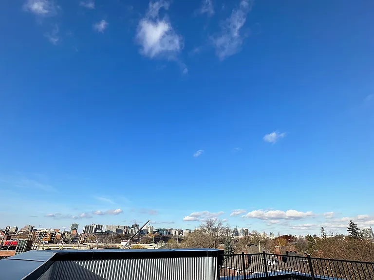 144 Renfrew Ave — Photo 3