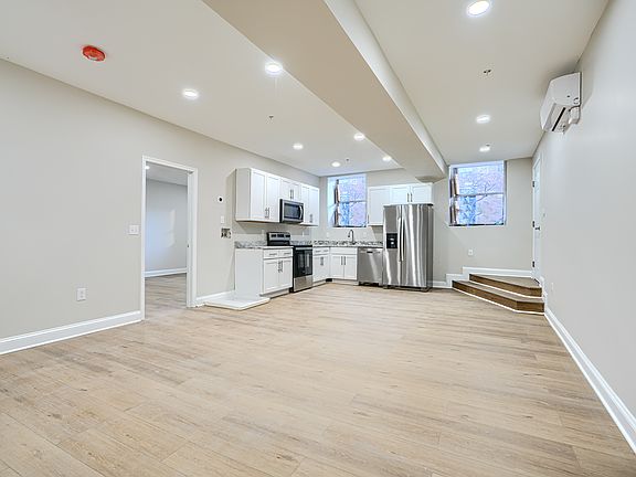 3rd image of 801 N Charles St Floor 3
