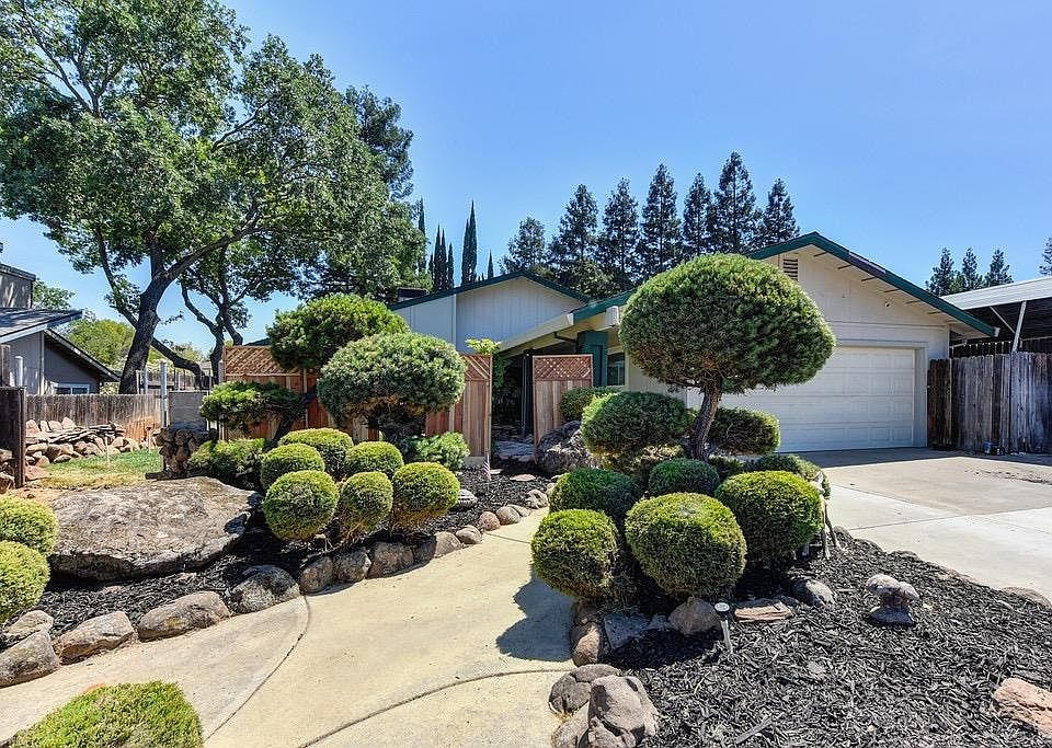 1st image of 8934 Woodward Way
