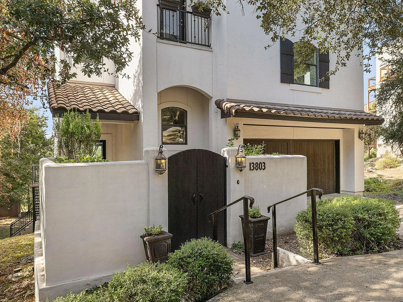 4 bed, 3.0 bath, 2130 sqft, $4,750 — Photo 1
