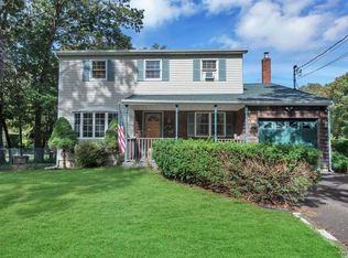 227 Moriches Middle Island Rd, Shirley, NY 11967