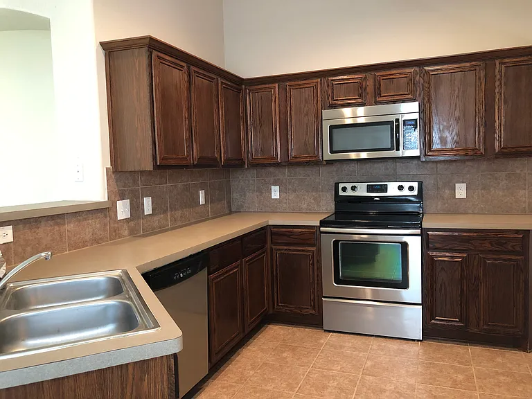 5004 Diamond Peak Ct — Photo 5
