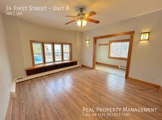 34 1st St #A, Berwick, ME 03901