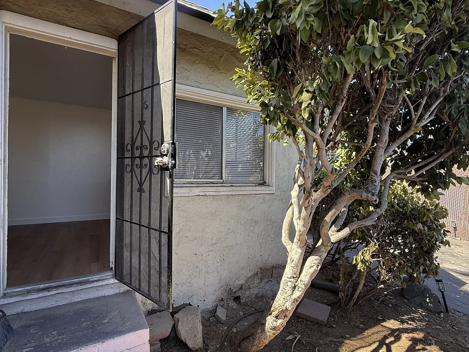 1135 South Santa Fe Avenue - 6 — Photo 4