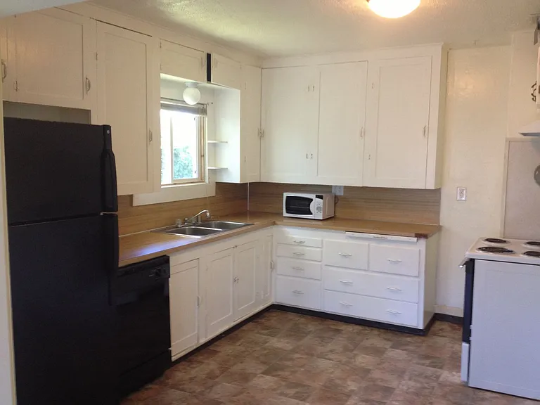3004 Meridian St — Photo 9