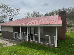 7424 Okey L Patteson Rd, Scarbro, WV 25917