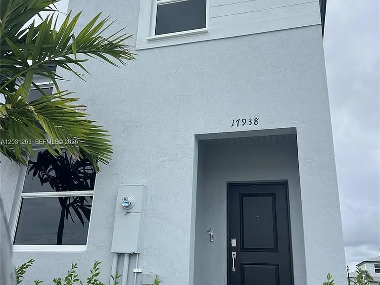 17938 SW 357th Ter — Photo 1