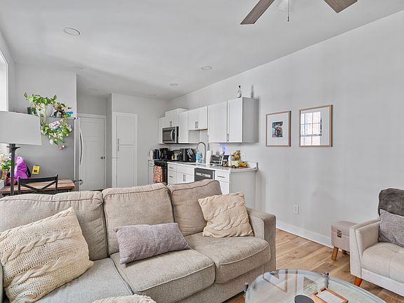 5th image of 2212 W Grace St APT A