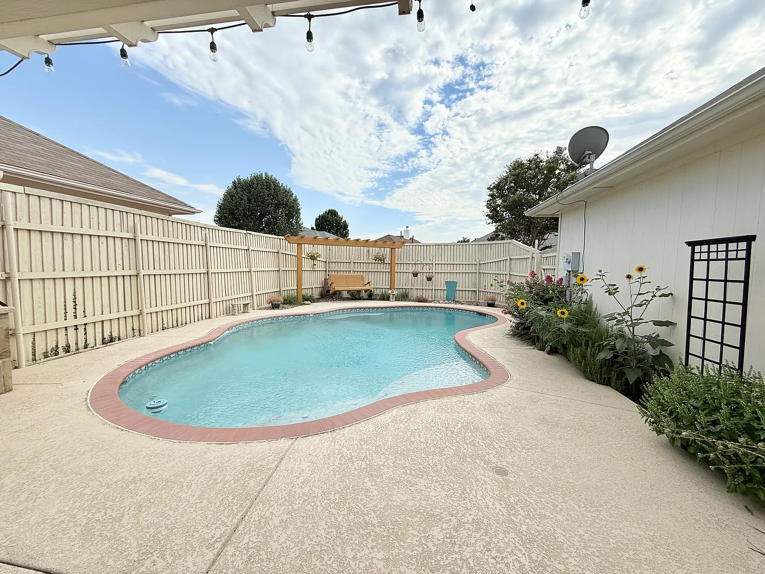 4533 Crooked Ridge Dr — Photo 2