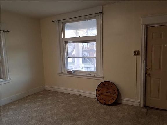 3rd image of 537 E Washington Ave